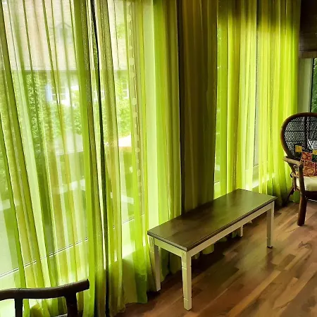 Charming Holiday In With A Balcony Apartment *